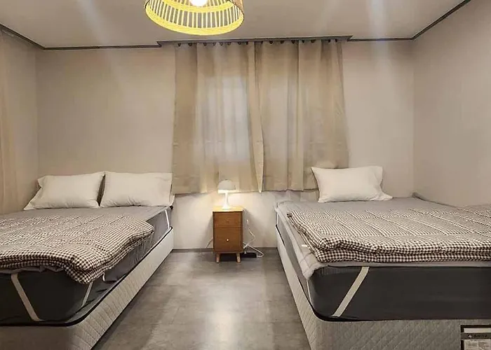 매일, Hongdae Art House 아파트 *
