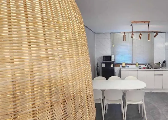 매일, Hongdae Art House 서울특별시