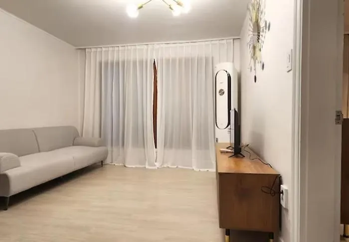 아파트 매일, Hongdae Art House *